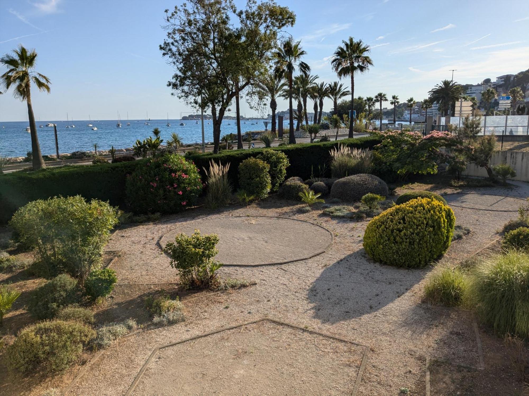 "Le Palmier Dore", Cosy T3 A 3 Minutes A Pied Des Plages, Parking Et Clim Sanary-sur-Mer Exterior photo